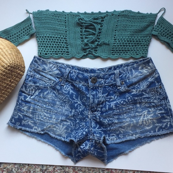 Mudd Pants - Mudd denim shorts with floral pattern size 7